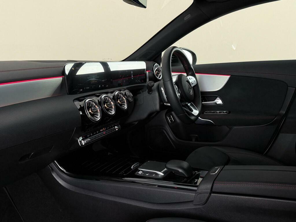 Mercedes-Benz CLA Class 1.3 Cla180 Amg Line Executive Coupe 7G-dct Euro DK23VXG White #4