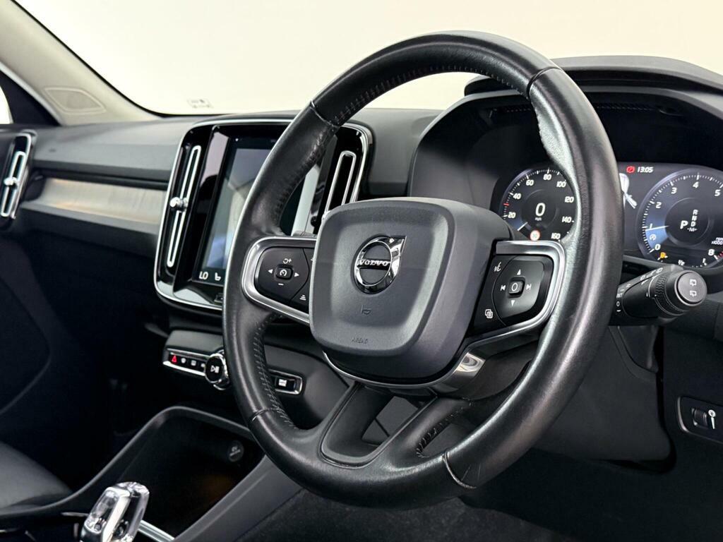 Volvo XC40 2.0 T4 Inscription Pro Euro 6 Ss White #3