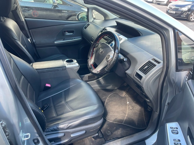 Toyota Prius Estate Silver #4