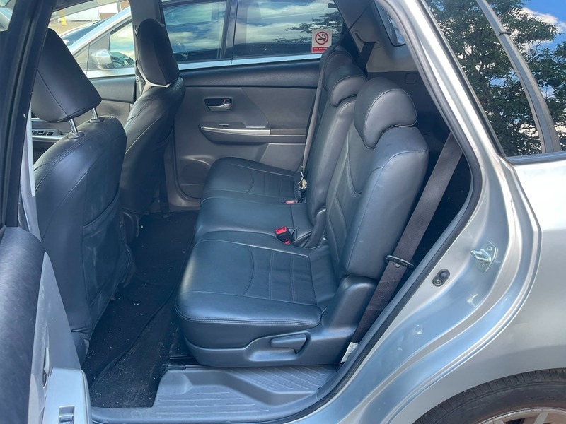Toyota Prius Estate Silver #5