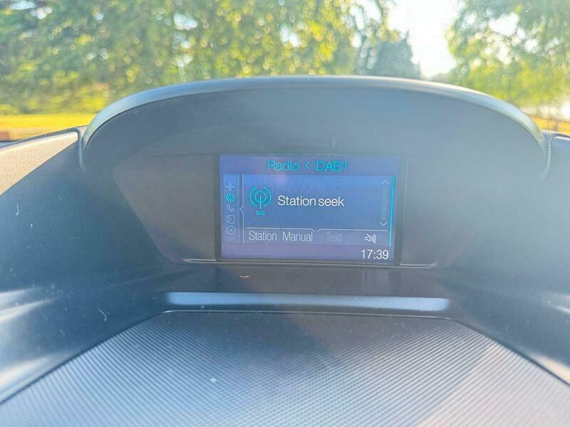 Ford Kuga Suv 2.0 Tdci Zetec 2Wd Euro 6 Ss 201565 Black #23