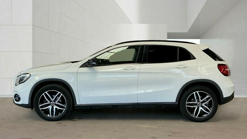 Mercedes-Benz GLA Class Gla 180 Urban Edition White #6