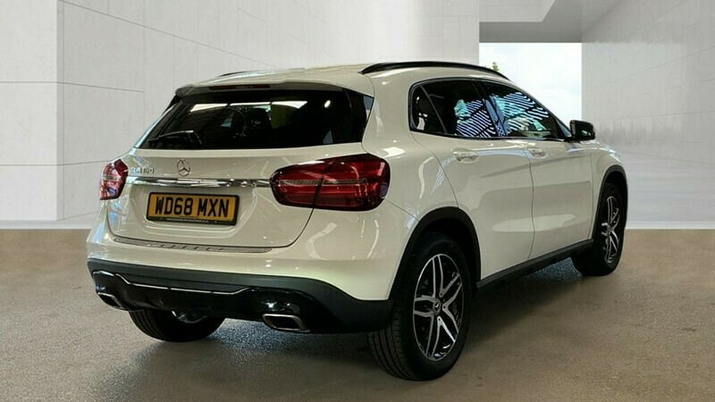 Mercedes-Benz GLA Class Gla 180 Urban Edition White #4