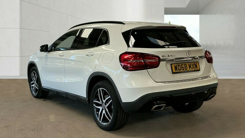 Mercedes-Benz GLA Class Gla 180 Urban Edition White #3