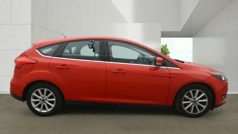 Ford Focus Titanium Red #5