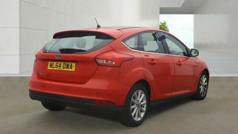 Ford Focus Titanium Red #4