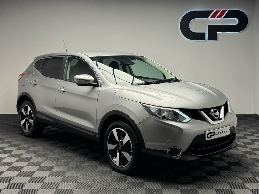 Nissan Qashqai 1.2L N-connecta Silver