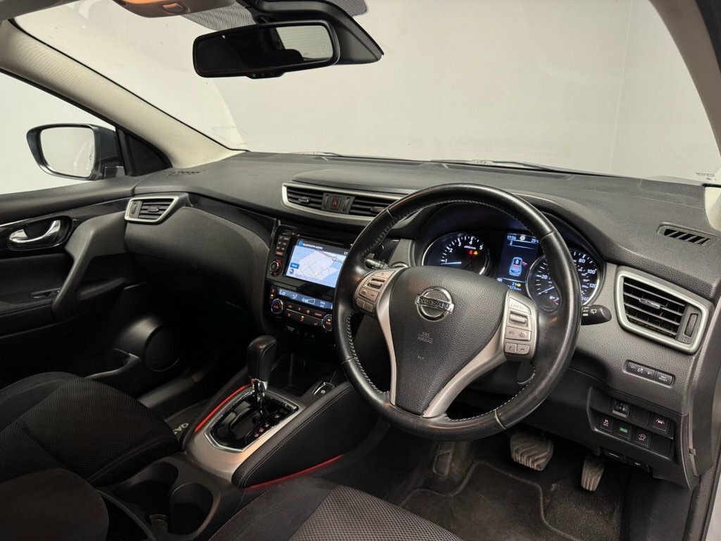 Nissan Qashqai 1.2L N-connecta Silver #3