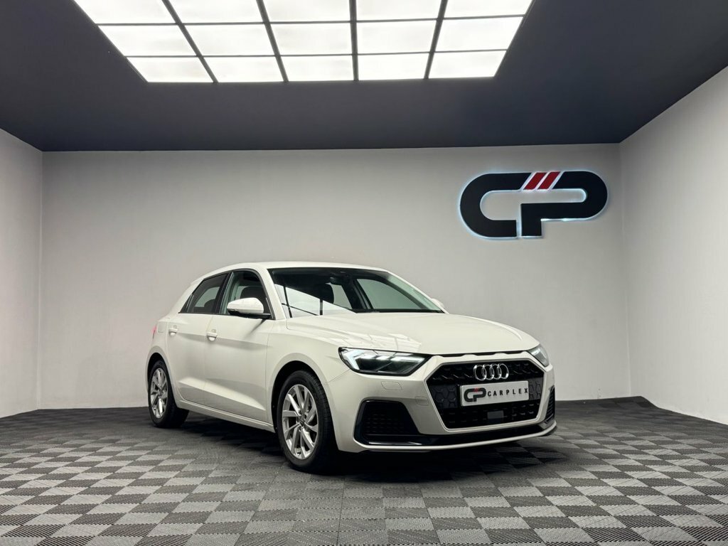 Audi A1 1L Sport DF69AHA White #4