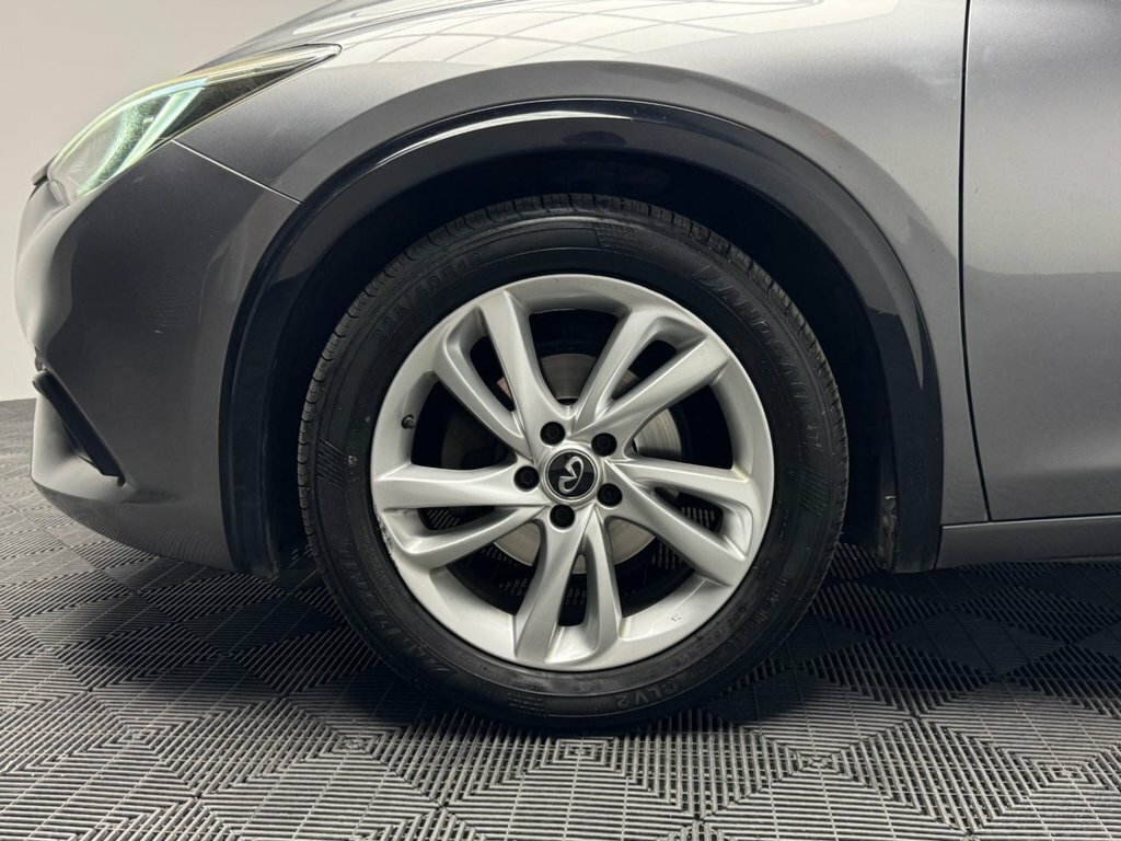 Infiniti Q30 Hatchback 2.0 Grey #46
