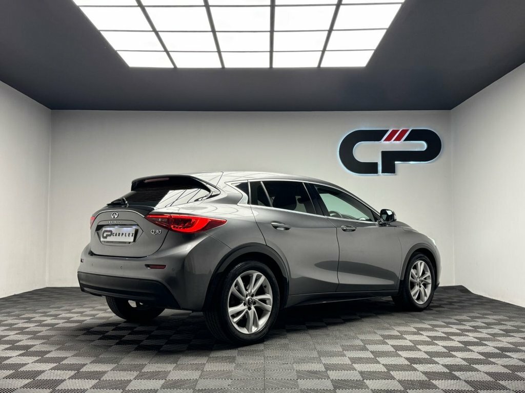 Infiniti Q30 Hatchback 2.0 Grey #15
