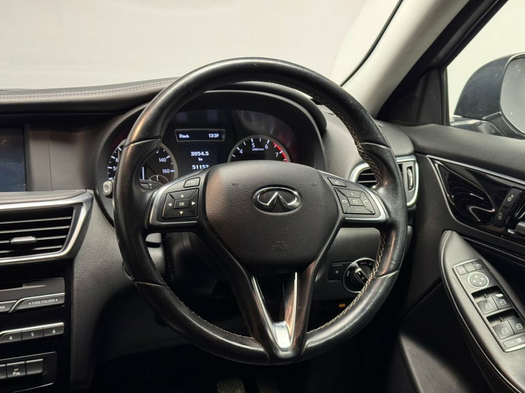 Infiniti Q30 Hatchback 2.0 Grey #21