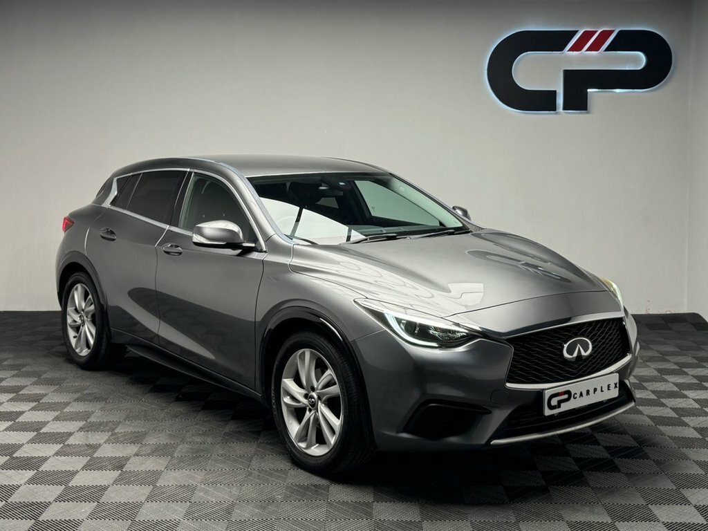 Infiniti Q30 1.6L Se Grey