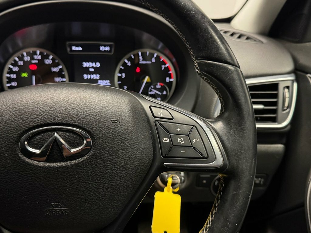 Infiniti Q30 Hatchback 2.0 Grey #31