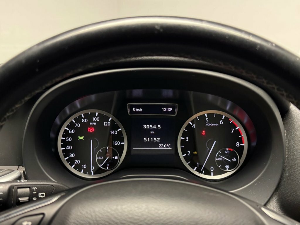 Infiniti Q30 Hatchback 2.0 Grey #22