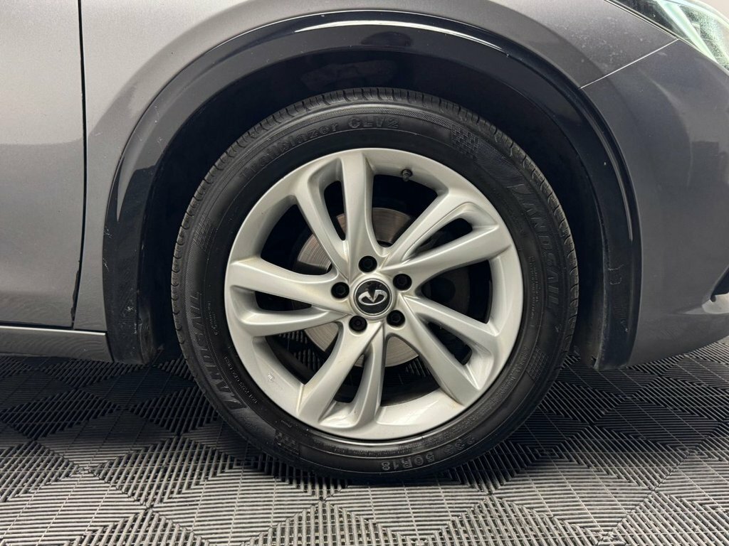 Infiniti Q30 Hatchback 2.0 Grey #47