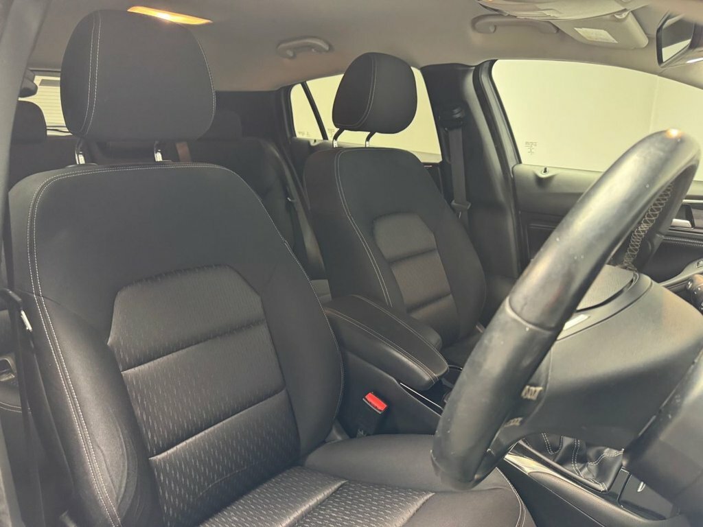 Infiniti Q30 Hatchback 2.0 Grey #18