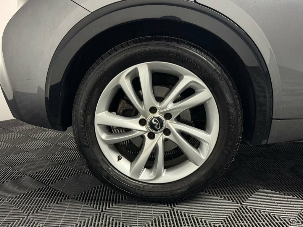 Infiniti Q30 Hatchback 2.0 Grey #48