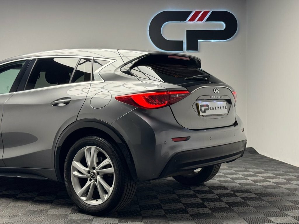 Infiniti Q30 Hatchback 2.0 Grey #14