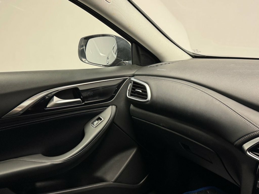 Infiniti Q30 Hatchback 2.0 Grey #29