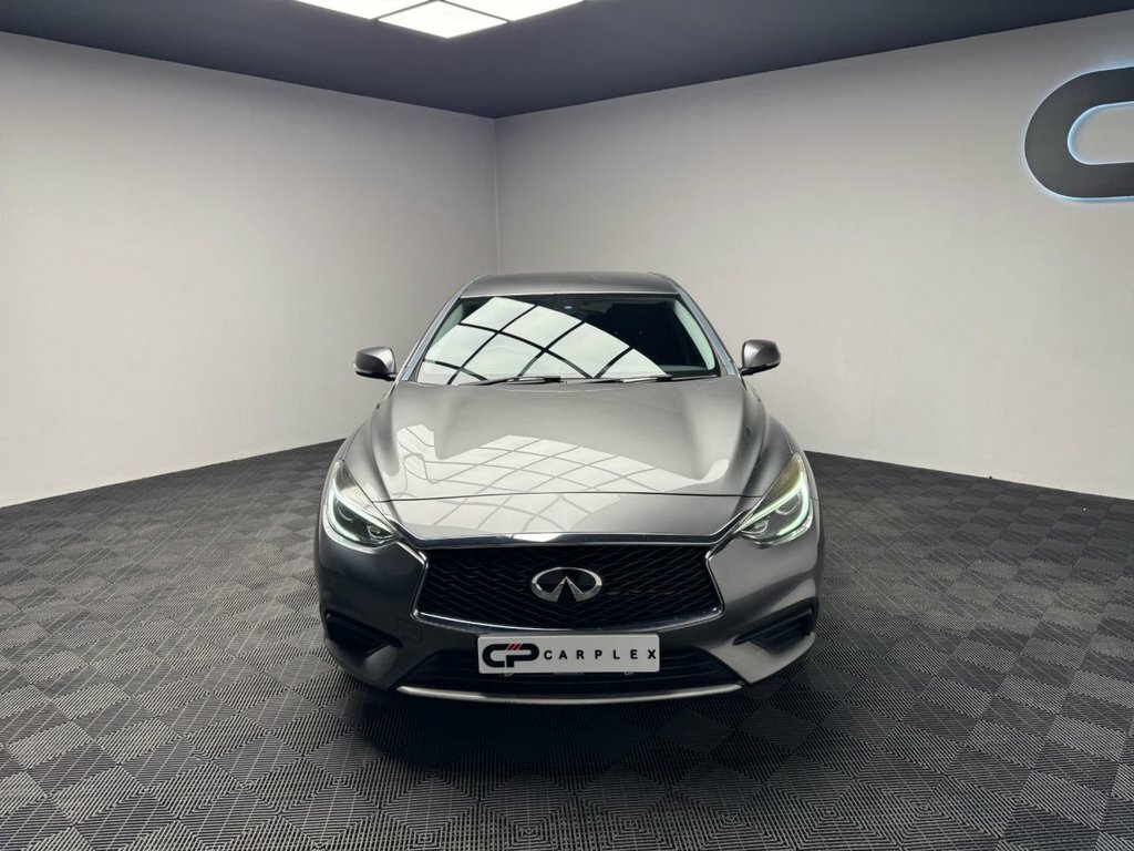 Infiniti Q30 Hatchback 2.0 Grey #10