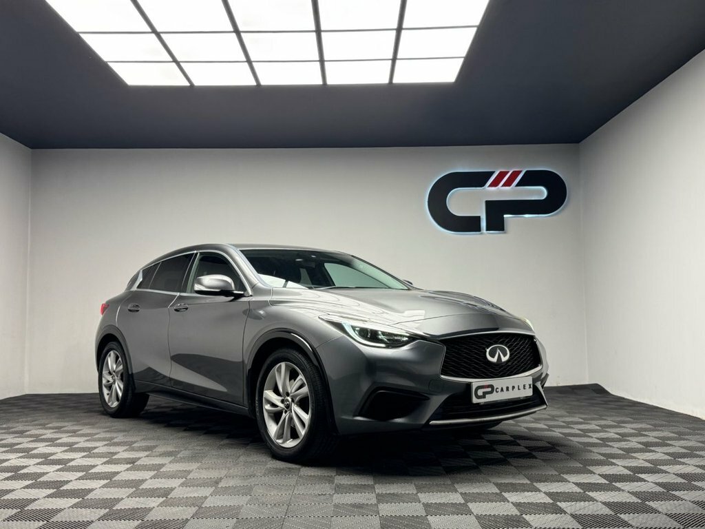 Infiniti Q30 1.6L Se Grey #4