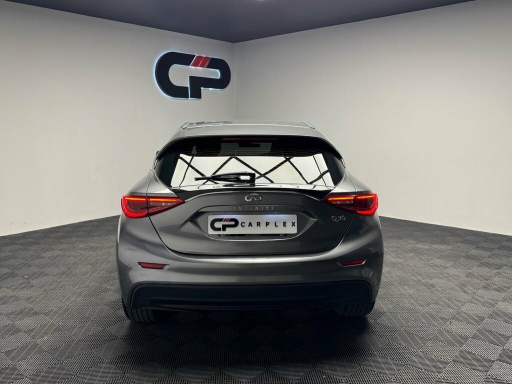 Infiniti Q30 Hatchback 2.0 Grey #17
