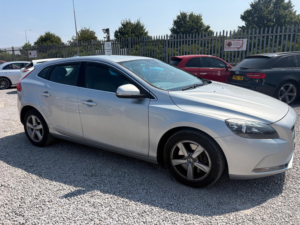 Volvo V40 2.0 D4 Se Nav Euro 6 Ss #2