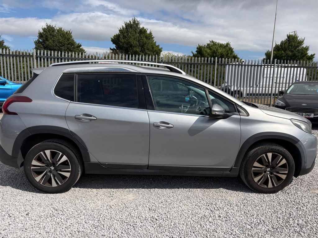Peugeot 2008 Allure Black #13