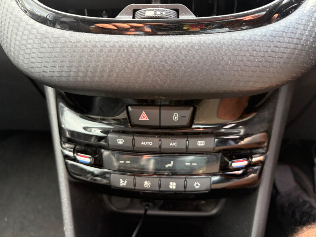 Peugeot 2008 Allure Black #27