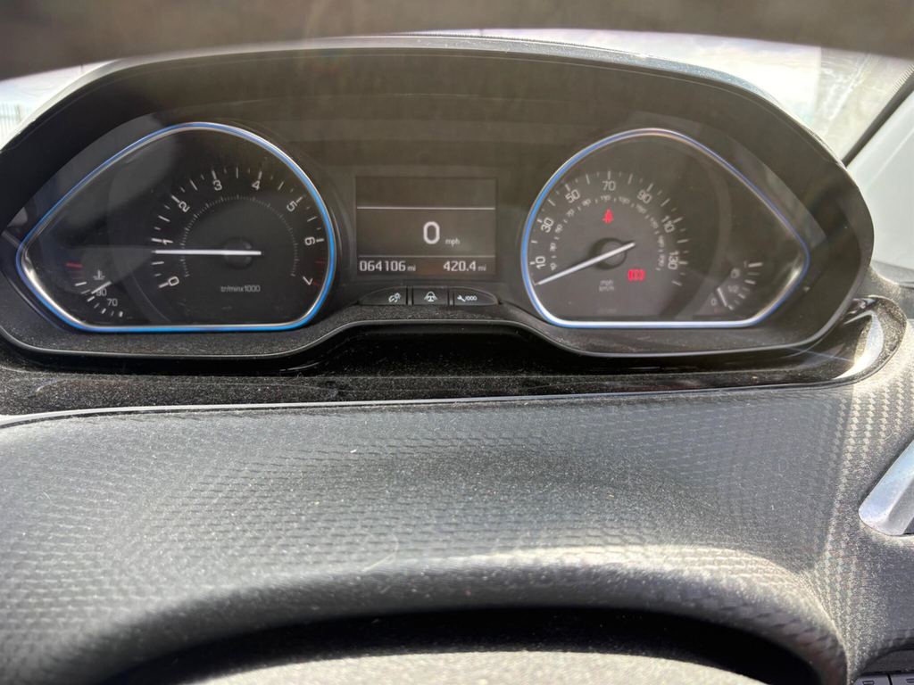 Peugeot 2008 Allure Black #21