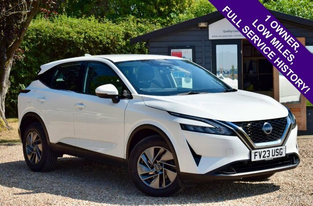 Nissan Qashqai 1.3 Dig-t Mhev Acenta Premium Suv Hybri White