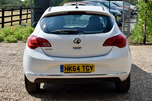 Vauxhall Astra 1.4 16V Excite Hatchback Euro 5 White #6