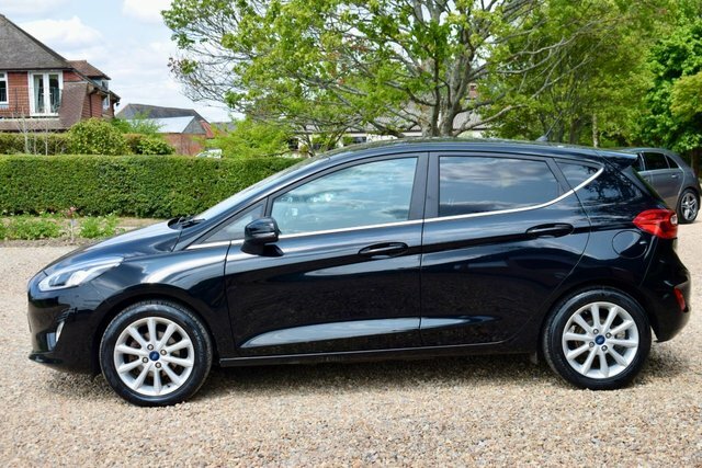Ford Fiesta Ecoboost Titanium Hatchback Black #4
