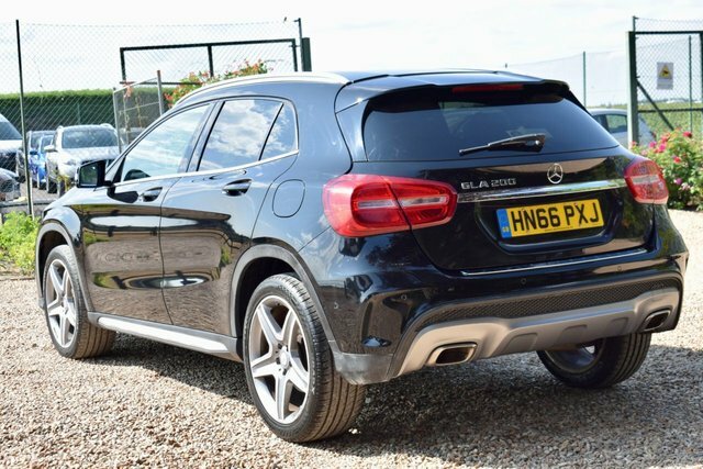 Mercedes-Benz GLA Class Gla200 Amg Line Premium Black #5