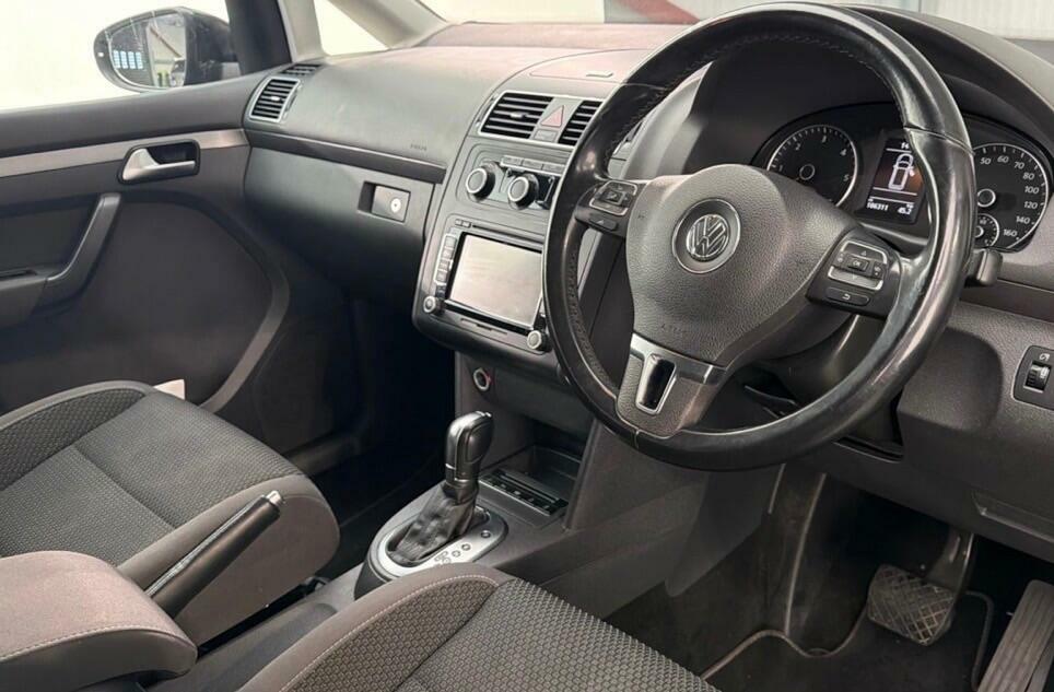 Volkswagen Touran Se Black #6