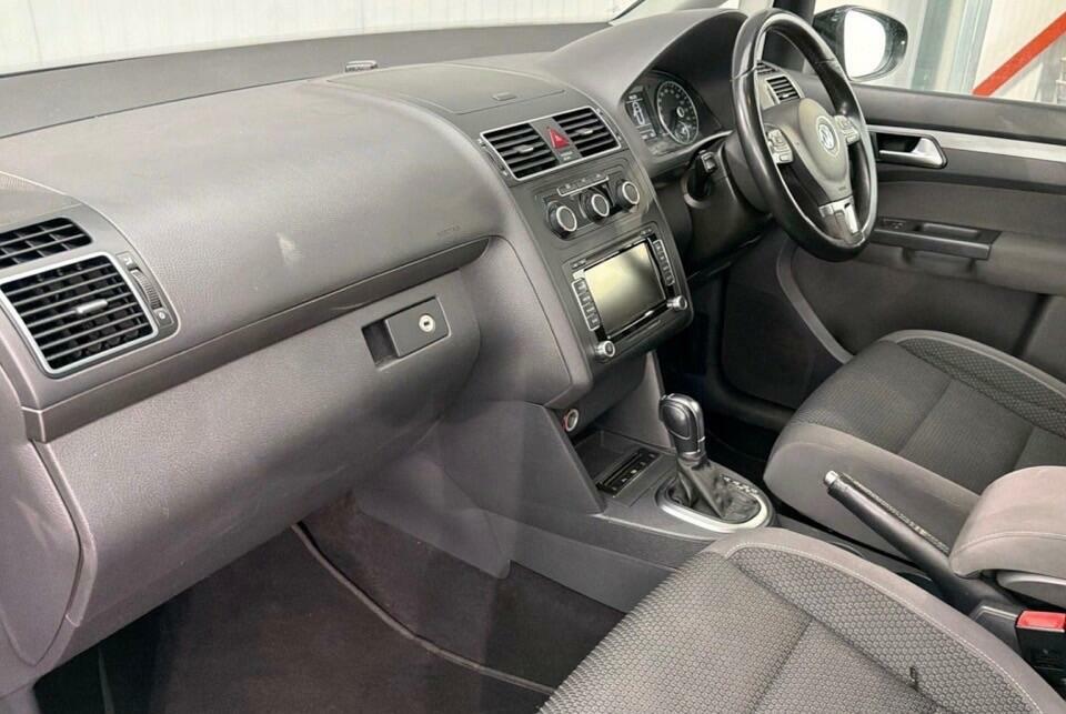 Volkswagen Touran Se Black #5