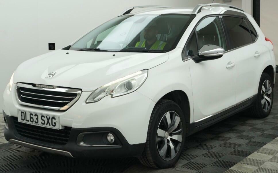 Peugeot 2008 1.6 E-hdi Active Egc White #2