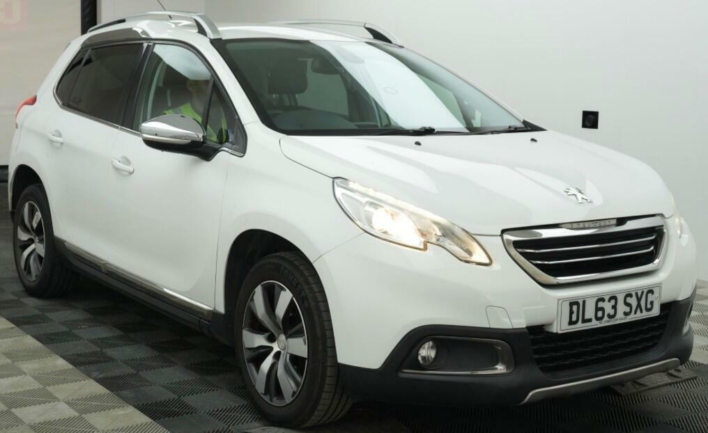 Peugeot 2008 1.6 E-hdi Active Egc White #1