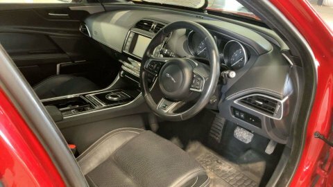 Jaguar XE 2.0 Xe R-sport #2
