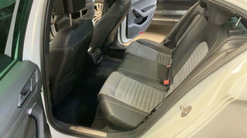 Volkswagen Passat 2.0 Passat R-line CK17FXA White #4