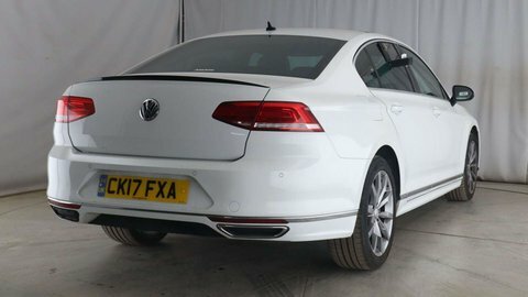 Volkswagen Passat 2.0 Passat R-line CK17FXA White #3