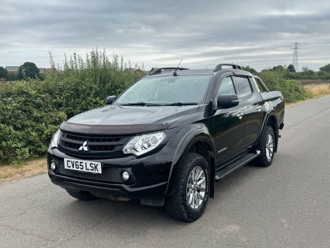 Mitsubishi L200 2.4 L200 Barbarian 
