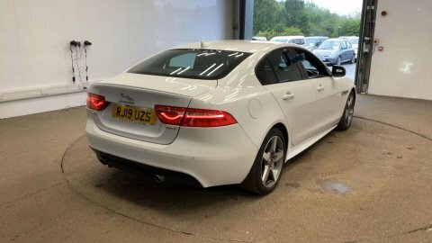 Jaguar XE 2.0 Xe R-sport RJ19UZS #3