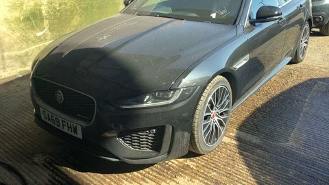 Jaguar XE 2.0 Xe R-dynamic