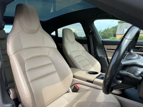 Porsche Taycan Performance Plus 93.4Kwh 4S Saloon Blue #13