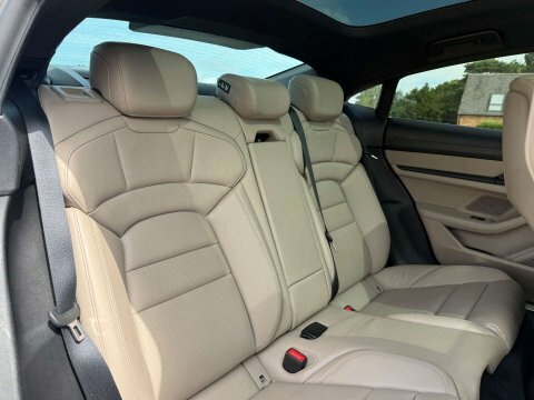 Porsche Taycan Performance Plus 93.4Kwh 4S Saloon Blue #15