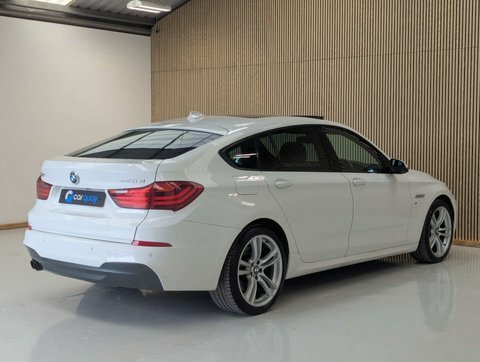 BMW 5 Series 520D M Sport White #20