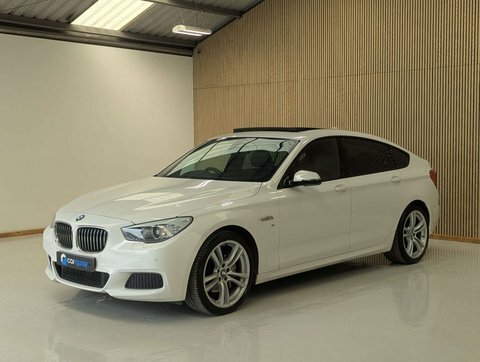 BMW 5 Series 520D M Sport White #7