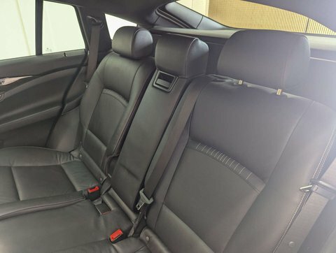 BMW 5 Series 520D M Sport White #37